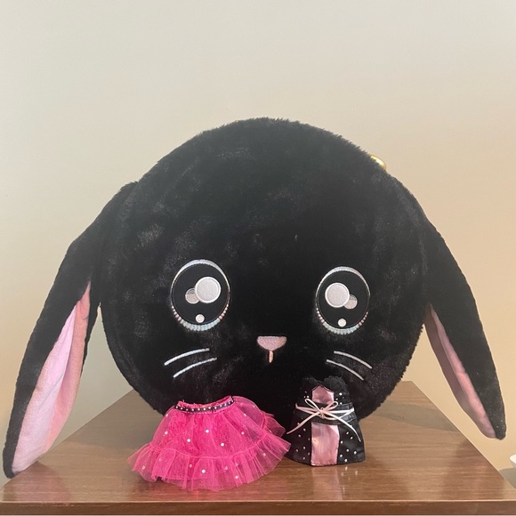 NA NA NA Surprise Black Bunny Carrying Case and Accessories - Picture 9 of 15